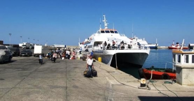 “Deniz yolu ile gelen yolcular ülkede yapılan test sonuçları çıkana kadar limanda bekleyecek”