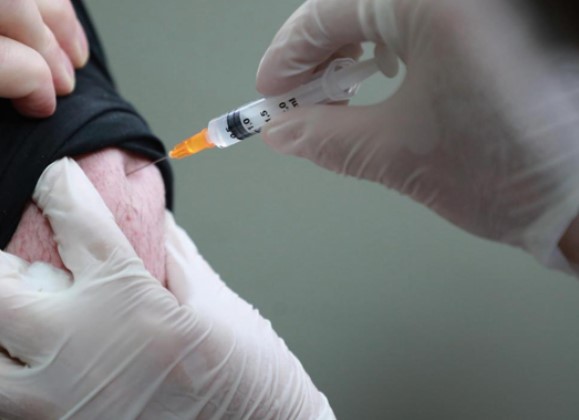 Dikkat, 80 yaş ve üzeri için aşı programı açıklandı