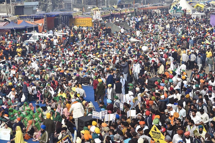 Hindistan’da binlerce kadın, protestocu çiftçilerin eylemine katıldı