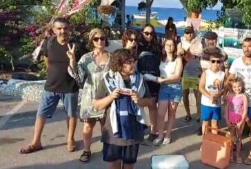 Beleşe Deniz: Plajlar Halkındır aktivistleri Escape Beach Club'ta eylem yaptı
