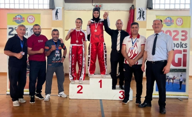 2.Cengiz Topel Kickboks Şampiyonası’nda kupalar sahiplerini buldu
